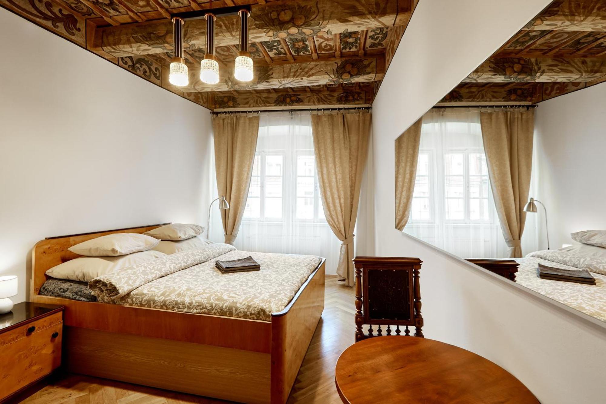 Historical Place Under Castle Apartamento *