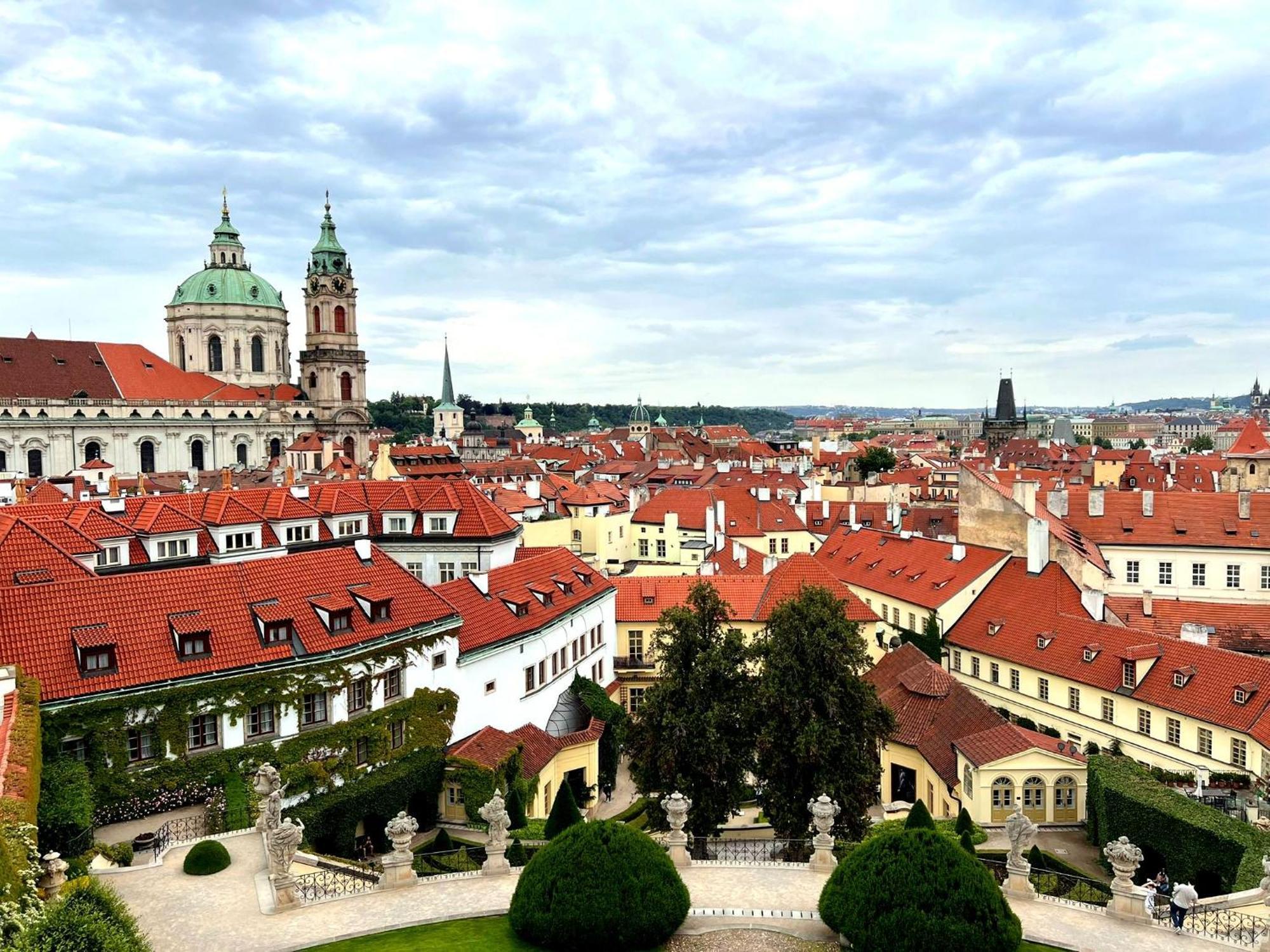 At The Blue Lion & Parking Assistance Praha